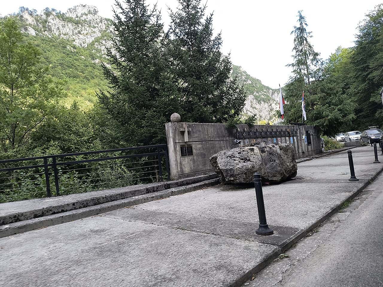 Spomenik Anđeli Lima